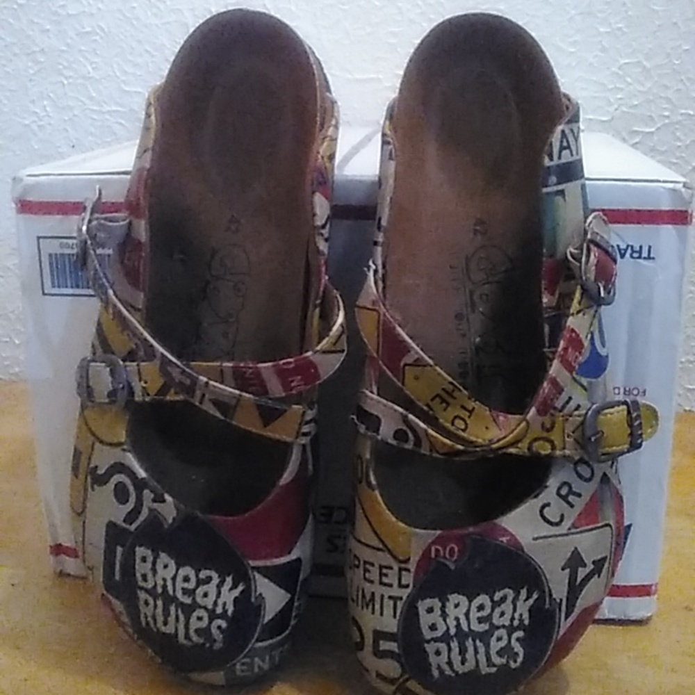 Goby Clogs - Picture 5 of 6